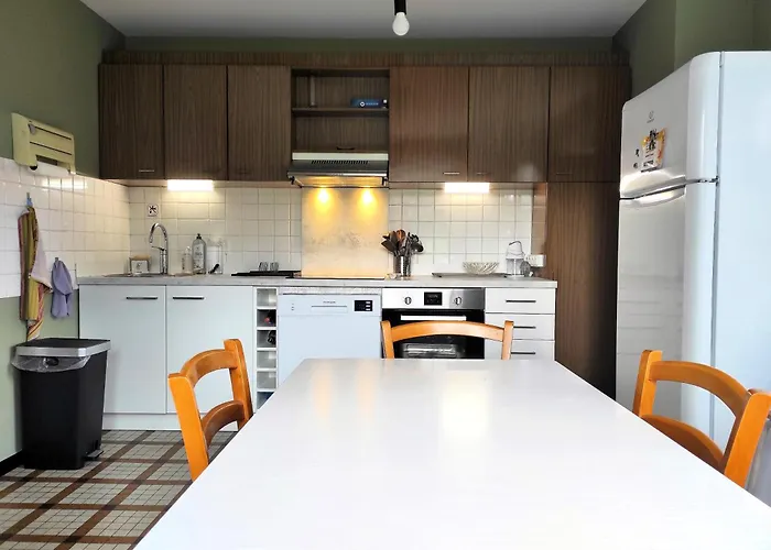 Les Amarines * La Lucerne-dʼOutremer